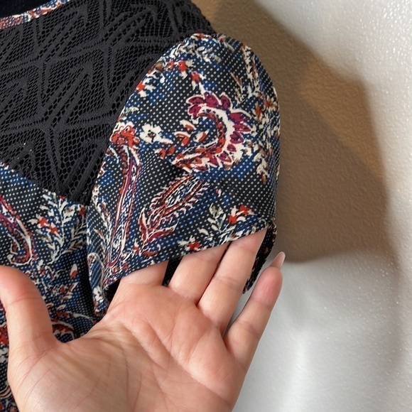 Twine and String lace Printed Top Size Medium - Picture 4 of 5